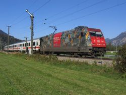 InterCity mit Lok der Baureihe 101 mit Formsignal