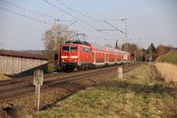 E-Lok der DB-Baureihe 111 mit RE München - Ingolstadt bei Rohrbach an der Ilm