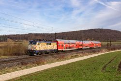 E-Lok der Baureihe 111 von SmartRail bei Treuchtlingen auf der Fahrt als RE 80 nach Würzburg