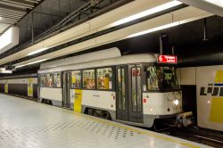 Straßenbahn Antwerpen PCC Tram in der unterirdischen Premetro