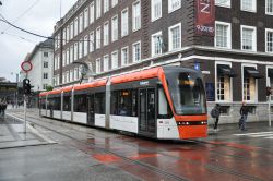 Straßenbahn Tram Bergen Stadtbahn Bybanen Stadler Variobahn an der Station Byparken im Zentrum von Bergen