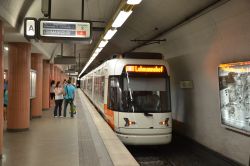 Stadtbahn Bielefeld HeiterBlick Vamos in der unterirdischen Station Jahnplatz