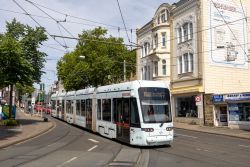 Straßenbahn Bochum Tram Stadler Variobahn der Bogestra im Bochum Linden Mitte auf der Linie nach Hattingen