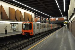 U-Bahn Brüssel Bruxelles Metro Linie 2 in der Station Simonis (Elisabeth)