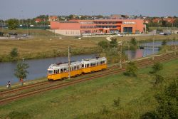 Straßenbahn Budapest Tram GANZ UV-Wagen auf der Linie 41 in Korberek