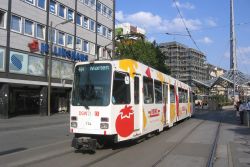 Stadtbahn Dortmund Straßenbahn Duewag N8C als Linie 404 kurz hinter der noch oberirdischen Haltestelle Reinoldikirche