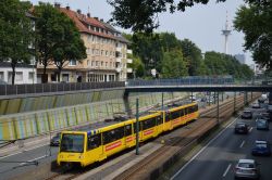 Stadtbahn Essen EVAG U-Bahn Docklands Light Railway aus London als Linie U18 nahe der Station Hobeisenbrücke